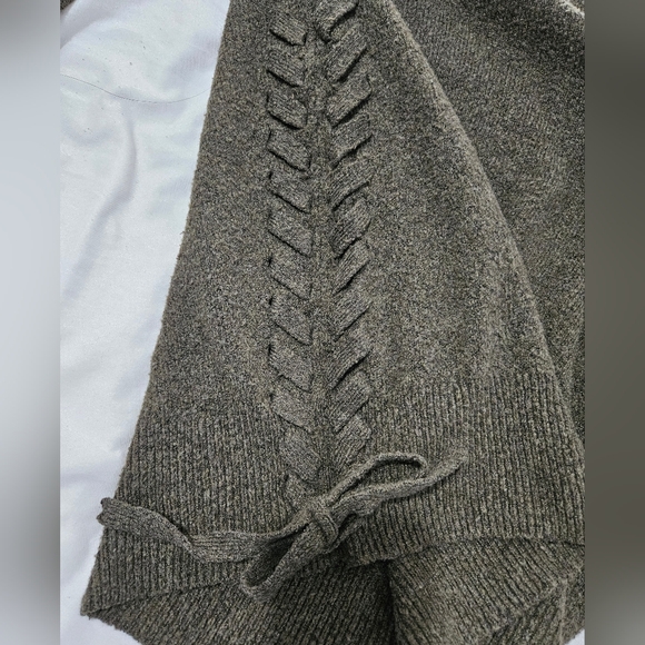 NWOT - Garage Forest Green Gray Sweater with Tie Up Sides - Picture 7 of 9